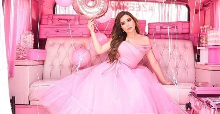 الحياة بقى لونها بمبي” بعد بلوغ نسرين طافش ٨ مليون متابع