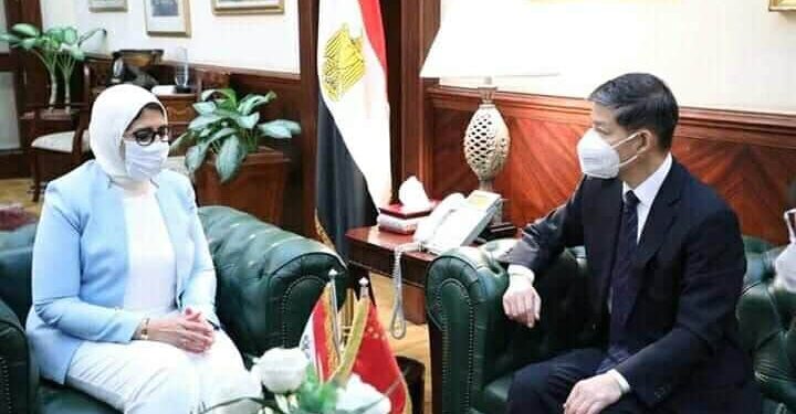 اجتماع وزاري مع السفير الصينى.. لتصبح مصر مركزا لتصنيع لقاح فيروس كورونا المستجد في القارة الأفريقية