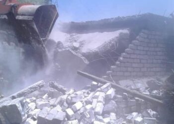 تنفيذ عدد ٢٩ قرار إزالة تعديات على المجاري المائية بمساحة ١٩٧٤ م٢ بمركزي دمنهور وإيتاي البارود .