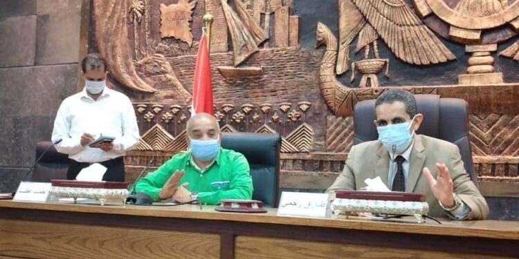 لقاء محافظ الغربية مع فريق مركز شباب شبرانبات بديوان عام المحافظه