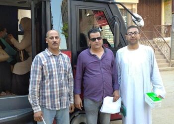 نقل المعلمين والمعلمات المنتدبين لإمتحانات الدبلومات الفنية وتوزيع الكمامات