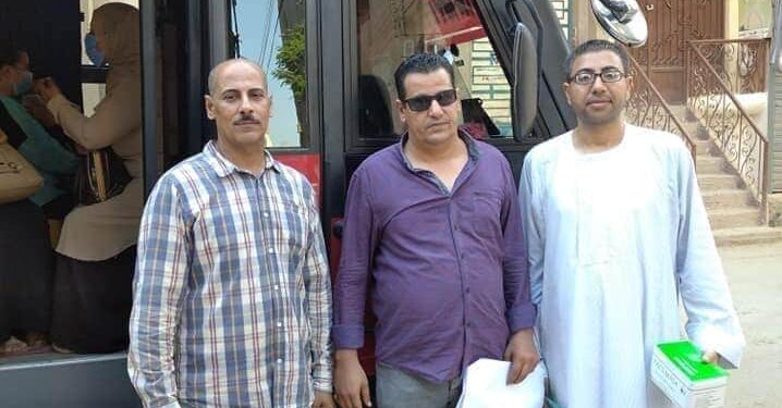 نقل المعلمين والمعلمات المنتدبين لإمتحانات الدبلومات الفنية وتوزيع الكمامات