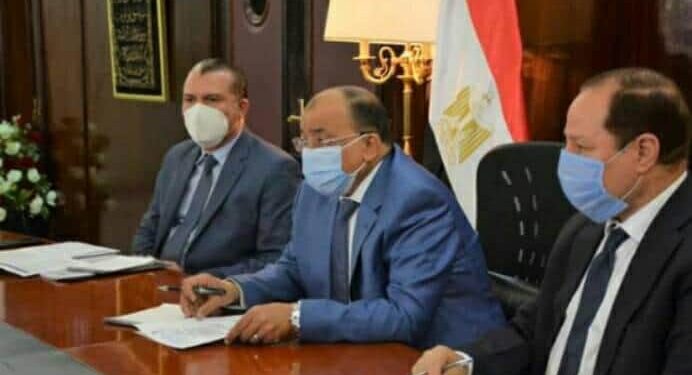 اللواء محمود شعراوى وزير التنمية المحلية يعقد إجتماعاً بالفيديو كونفرانس مع الدكتور محمد عبد العاطى وملفات التعاون بين الوزارتين