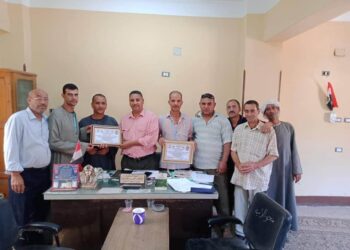 إئتلاف المساهمه المصرية لحقوق الإنسان تكرم رئيس مجلس قروي برطباط