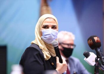 نيفين القباج” تشهد احتفالية تكريم السيد رونالد رئيس للصيب الاحمر السابق