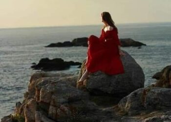 خبأتك بين شغاف القلب