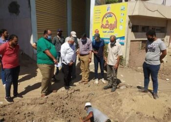 نجيب يتفقد خط محطة الصرف الصحى الرئيسية بسرس الليان
