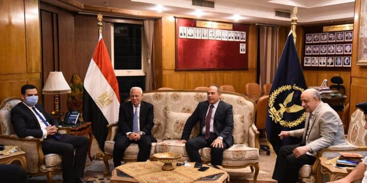 محافظ بورسعيد يترأس وفدا لتقديم التهنئة لمدير الأمن الجديد