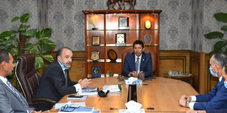 “صبحى ” يبحث استعدادات مصر لاستضافة بطولة العالم للناشئين في السلاح2021