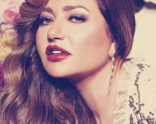 ليلى علوي ترد على المتلصصين ايوه عندي 58 سنه