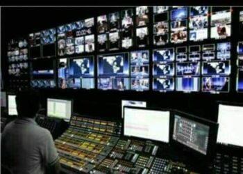 القنوات الفضائية وبائعى الوهم