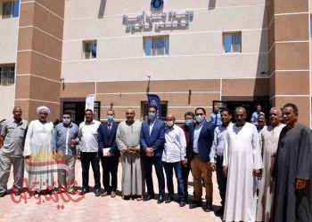 وفد من مجلس الوزراء يتابع تنفيذ مشروعات المبادرة الرئاسية”حياة كريمة” بمحافظه الاقصر