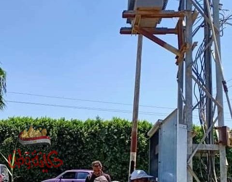 صيانة ٥٥ كشاف إنارة، وإزالة الإعلانات الغير مرخصة ورش وتطهير الشوارع والمنشآت بأبو المطامير .