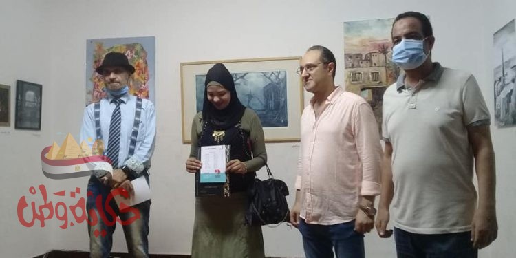 تكريم الفنانين المشاركين بمعرض روائع عربية الدولي الثاني