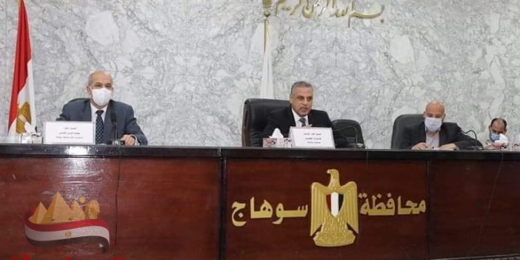 محافظ سوهاج يترأس اجتماع لبحث ملفات التصالح واستعدادات المحافظة لانتخابات الشيوخ