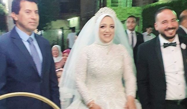 وزير الشباب والرياضه يشهد زفاف النائبه مى محمود