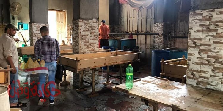 غلق ١٢ منشأة غذائية بالمحافظة لعدم الترخيص ووجود خطر داهم علي الصحة العامة أثناء حملات التفتيش علي الأغذية