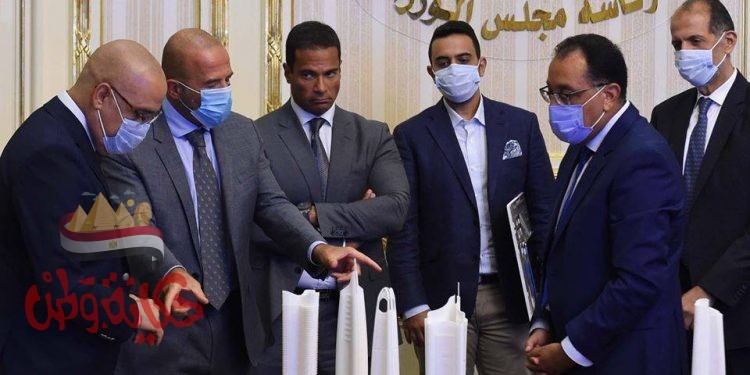 مدبولي يستعرض مخططات إنشاء مجمع متعدد الاستخدامات بالعلمين الجديدة