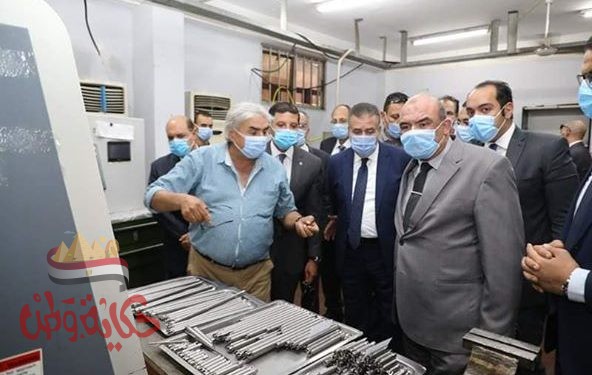 محافظ المنوفية والرئيس التنفيذى للهيئة العامة للإستثمار والمناطق الحرة يتفقدان عدداً من المصانع بالمنطقة الحرة بشبين الكوم