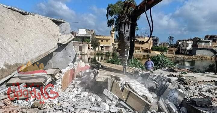 إزالة ١١ حالة تعدي بمساحة ٢٢٥٠ م٢، ورش وتطهير مقرات اللجان الإنتخابية بدمنهور .