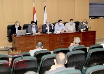 محافظ بني سويف يبحث مع وفد التنمية المحلية آليات النهوض بقطاع الصناعات الحرفية والمشروعات الصغيرة ضمن مشروع wise