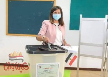 وزيرة الهجرة تدلي بصوتها في انتخابات مجلس الشيوخ
