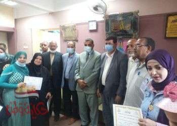 تعليم سوهاج تكرم المدارس الابتدائية المتميزة في التعليم الالكتروني بإدارة جرجا