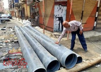 الغضبان : متابعة دورية لأعمال تركيب شبكة الصرف الصحي الجديدة بمنطقة شباب المدينة بالزهور