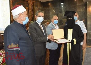 تكريم أوائل الثانوية الأزهرية بالغريية على مستوى الجمهورية والمحافظة بشعبتيها العلمية والأدبية