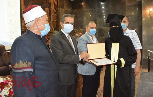 تكريم أوائل الثانوية الأزهرية بالغريية على مستوى الجمهورية والمحافظة بشعبتيها العلمية والأدبية