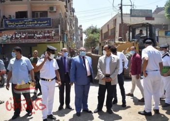 نائب محافظ المنيا، يتابع عددا من الملفات مع رؤساء القرى بمركز ملوي