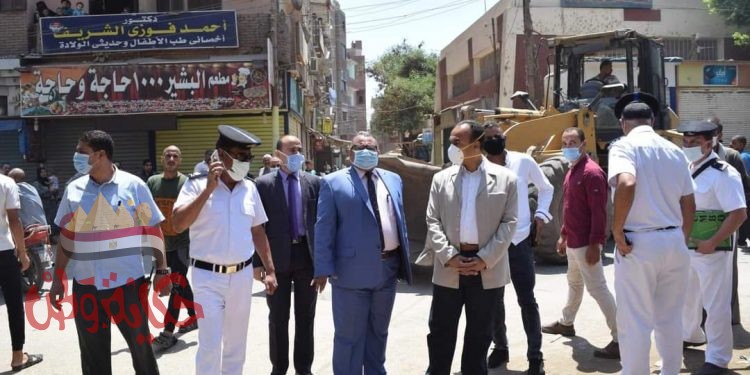 نائب محافظ المنيا، يتابع عددا من الملفات مع رؤساء القرى بمركز ملوي