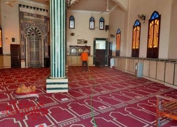 متابعة أعمال تطهير وتعقيم المساجد إستعداداً لعودة صلاة الجمعة بمركز ومدينة المحمودية .