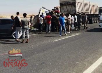 أنقلاب شاحنة بطريق السخنة وأصابة أحد راكبيها