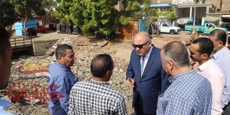 الداودي يكلف رئيس قرية البراهمة بتطهير ترعة البراهمة بمركز قفط