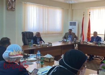 محافظ بورسعيد يعقد إجتماعا مع مجلس إدارة المنطقة الصناعية