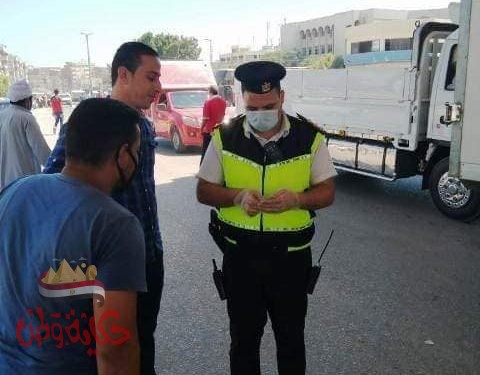 تغريم ٧٢ سائق لعدم الإلتزام بإرتداء الكمامة الواقية لمواجهة فيروس كورونا بمحافظة الشرقية