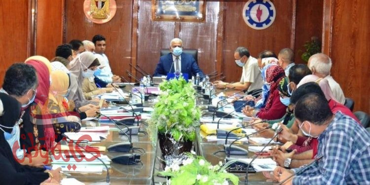 السويس : اصدار عقود التقنين للمواطنين وحصرمخالفات البناء