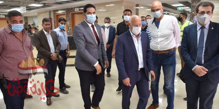 محافظ بورسعيد يتفقد مستشفي ٣٠ يونيو بجنوب بورسعيد