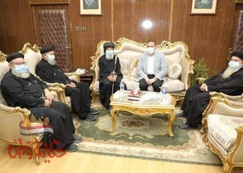 محافظ المنوفية يستقبل الأنبا ماكسيموس مطران بنها وقويسنا