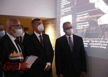 العناني ورئيس الوزراء ووزير الثقافة التشيكي يفتتحوا معرض “ملوك الشمس” بالعاصمة التشيكية براج