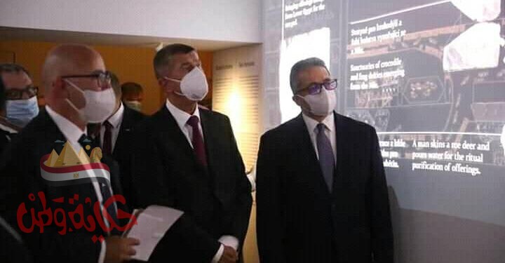 العناني ورئيس الوزراء ووزير الثقافة التشيكي يفتتحوا معرض “ملوك الشمس” بالعاصمة التشيكية براج