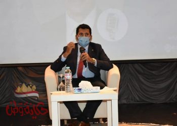 “صبحى ” يلتقى 250 شاب وفتاة فى لقاء حواري على مسرح الوزارة