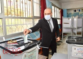 “الجزار” يُدلي بصوته فى انتخابات مجلس الشيوخ بمدرسة المقطم الرسمية لغات