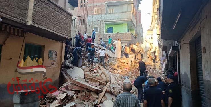 عاجل .. ارتفاع حصيلة الضحاية لـ 8 بعد استخراج 4 جثث جدد من اسفل انقاض منزل المحلة المنهار