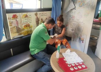 “التضامن” فريق اطفال وكبار بلامأوي ينقذ فتاة تفترش الشارع وينقلها لدار رعاية