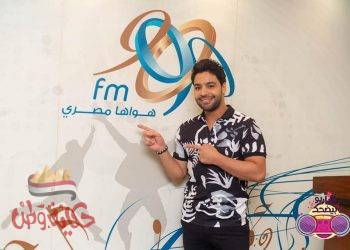 أحمد جمال لفاطمة مصطفي عل ٩٠٩٠ : أهدي أغنية من غير مجاملة لكل بنات مصر