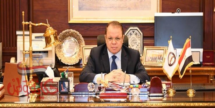 من يحاكم من؟!