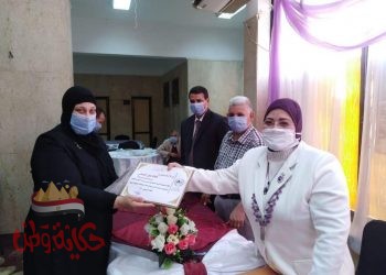 وكيل تعليم كفرالشيخ تكرم غادة النحاس لأدائها المتميز في نجاح امتحانات الثانويه العامه