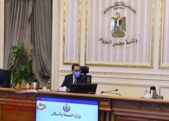 رئيس الوزراء يتابع مستجدات الموقف الطبي لمواجهة فيروس كورونا المستجد